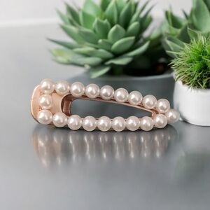 Faux Pearl Hairclip Accessory